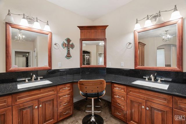 22431 Rd 180, Lindsay, CA 93247