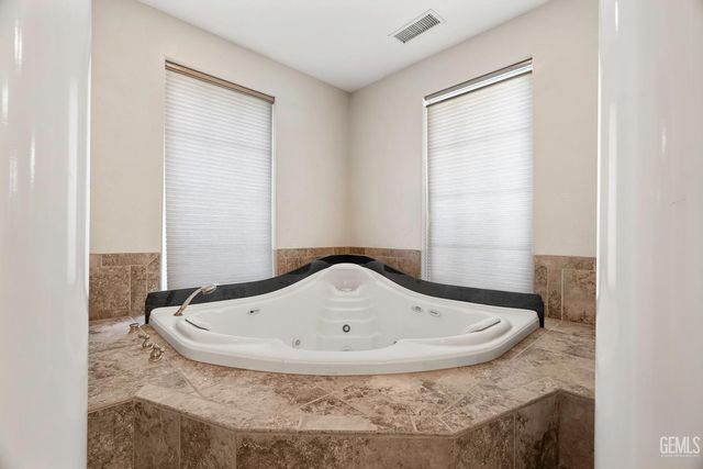 22431 Rd 180, Lindsay, CA 93247