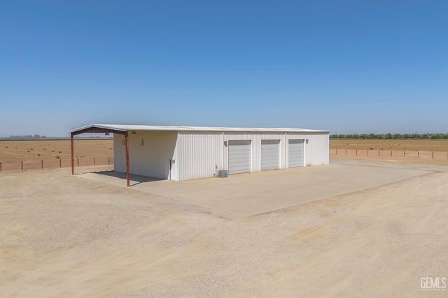 22431 Rd 180, Lindsay, CA 93247