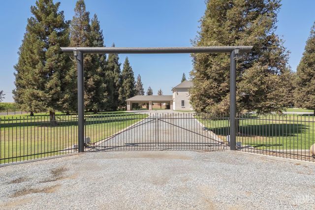 22431 Rd 180, Lindsay, CA 93247