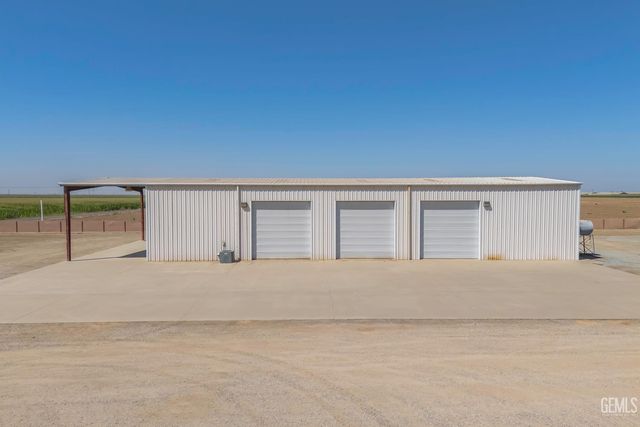 22431 Rd 180, Lindsay, CA 93247