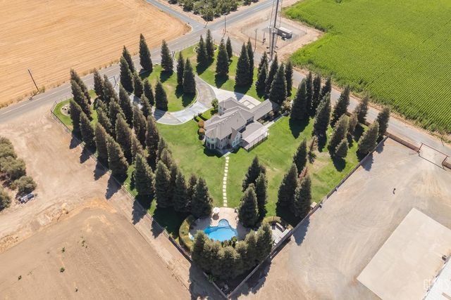 22431 Rd 180, Lindsay, CA 93247