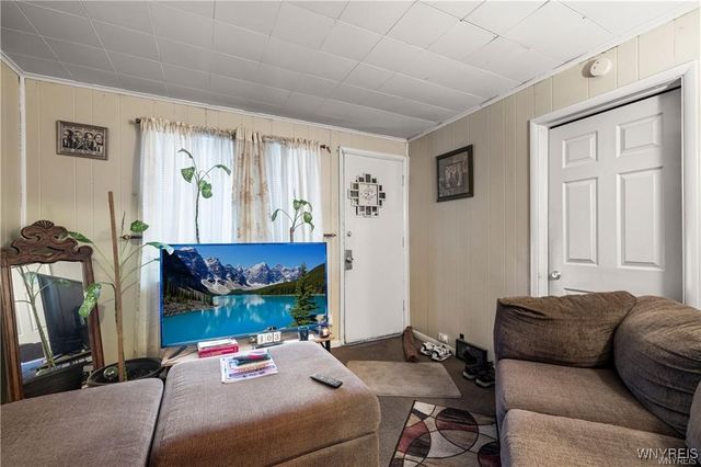 2411 Ferry Avenue, Niagara Falls, NY 14301