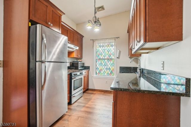 912 Spruce Hills Dr, Glen Gardner Boro, NJ 08826