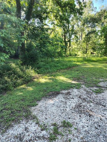 101 Pine Bend Court, Cleveland, TX 77327