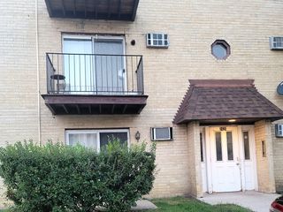 2420 Randall Lane 1A, Arlington Heights, IL 60004