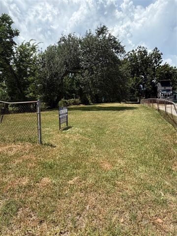 2107 Maryland Street, Baytown, TX 77520