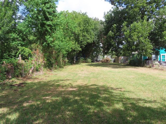 2107 Maryland Street, Baytown, TX 77520
