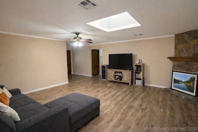20 Brookwood Drive, Eufaula, OK 74432