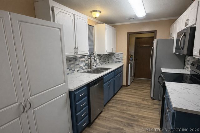 20 Brookwood Drive, Eufaula, OK 74432