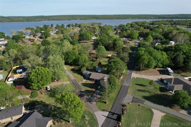20 Brookwood Drive, Eufaula, OK 74432