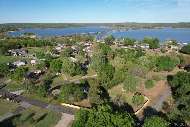 20 Brookwood Drive, Eufaula, OK 74432