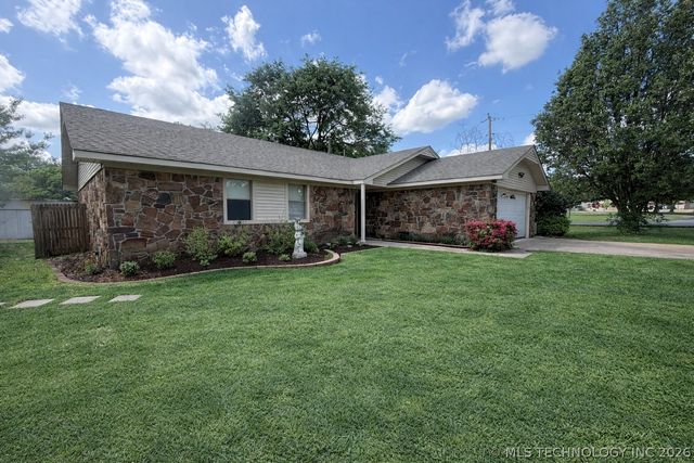 20 Brookwood Drive, Eufaula, OK 74432