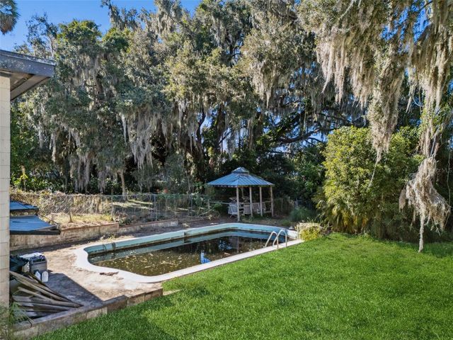 3828 WALKER ROAD, Apopka, FL 32703