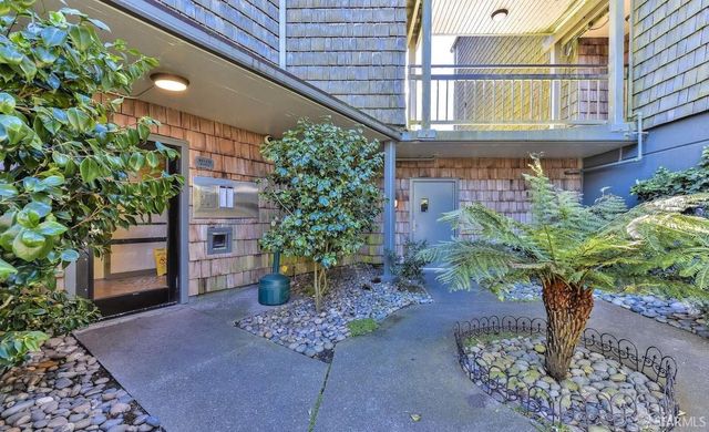 95 Red Rock Way 303M, San Francisco, CA 94131