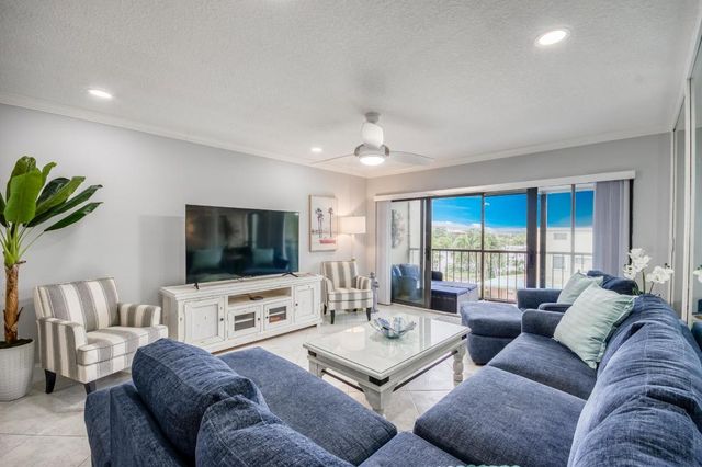 3605 S Ocean Boulevard 319, South Palm Beach, FL 33480