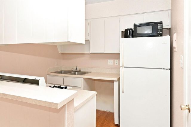 400 W 34th ST 012345678900 - Unit 104, Austin, TX 78705