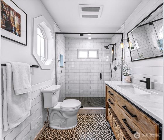 5336 SW Admiral Way, Seattle, WA 98116