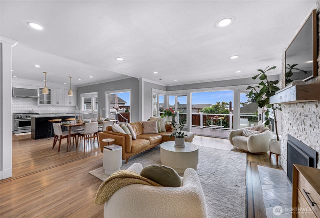 5336 SW Admiral Way, Seattle, WA 98116