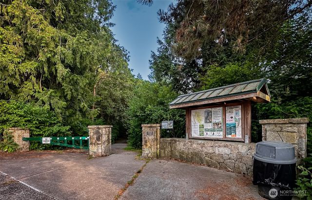 5336 SW Admiral Way, Seattle, WA 98116