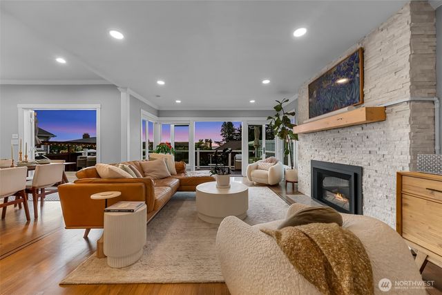 5336 SW Admiral Way, Seattle, WA 98116
