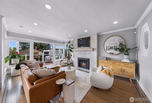 5336 SW Admiral Way, Seattle, WA 98116