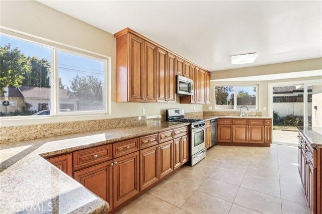 7401 Casaba Avenue, Winnetka (los Angeles), CA 91306