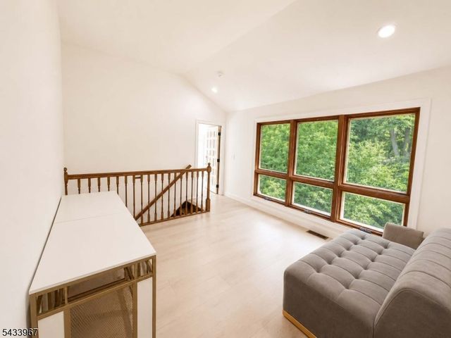 3 Hillcrest Ave, Washington Twp., NJ 07865