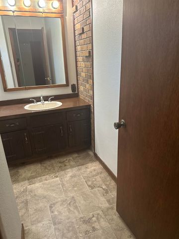 1155 S Skelly st, El Dorado, KS 67042