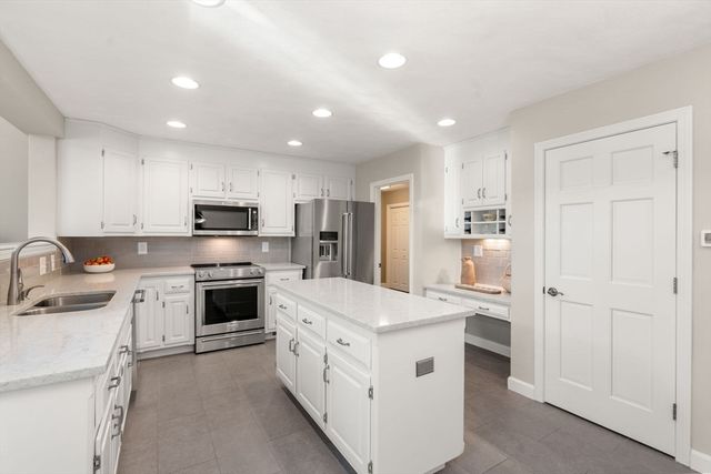 6 Berkshire St, Norfolk, MA 02056