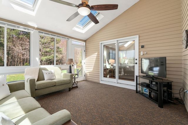 6 Berkshire St, Norfolk, MA 02056