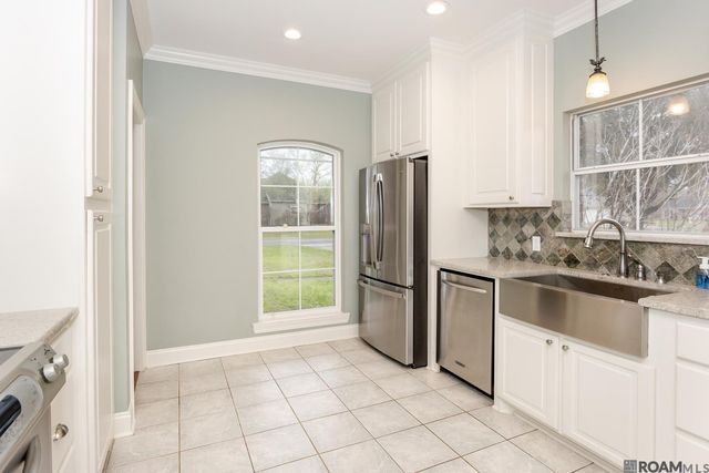 12010 Spring Meadow Dr, Baton Rouge, LA 70818