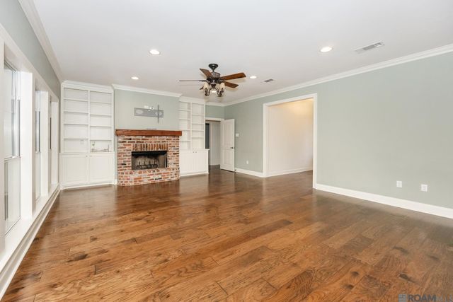 12010 Spring Meadow Dr, Baton Rouge, LA 70818