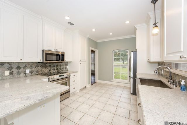 12010 Spring Meadow Dr, Baton Rouge, LA 70818