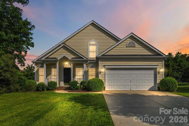 2017 Legend Creek Lane, Charlotte, NC 28227