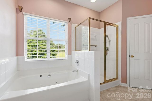 2017 Legend Creek Lane, Charlotte, NC 28227