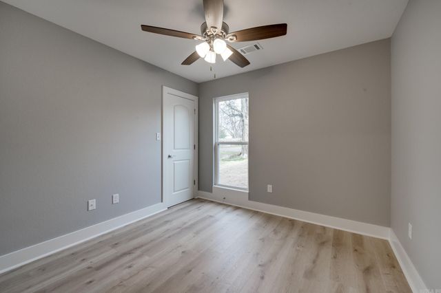 209 N Griffin Street, Morrilton, AR 72110