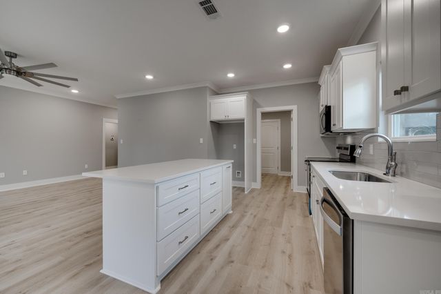 209 N Griffin Street, Morrilton, AR 72110