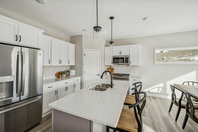 937 Kepler Avenue NE, Hanover, MN 55341