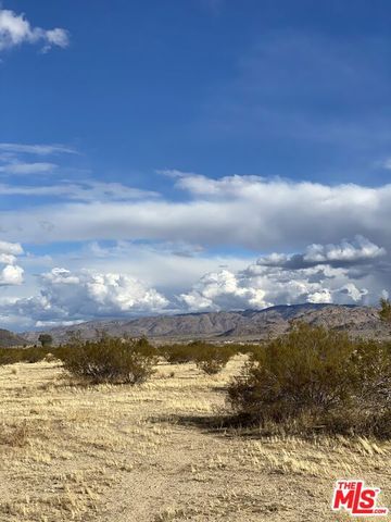 403 Sun Beam Avenue, Joshua Tree, CA 92252