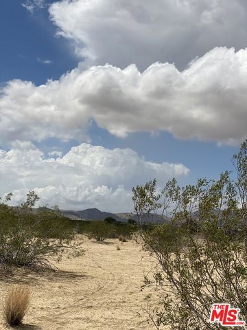 403 Sun Beam Avenue, Joshua Tree, CA 92252