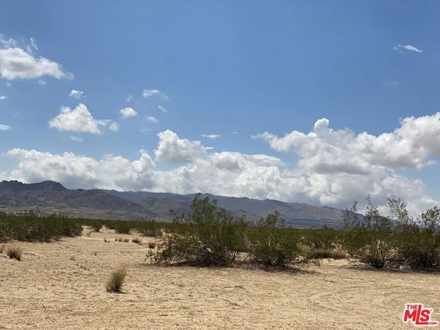 403 Sun Beam Avenue, Joshua Tree, CA 92252