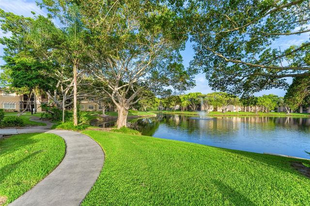 680 Cypress Club Way G10, Deerfield Beach, FL 33064