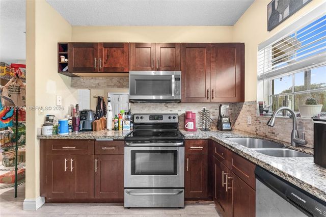 680 Cypress Club Way G10, Deerfield Beach, FL 33064
