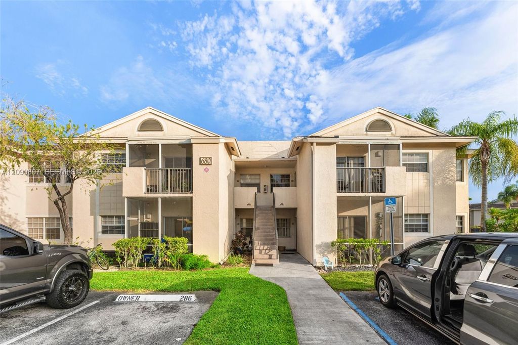 680 Cypress Club Way G10, Deerfield Beach, FL 33064