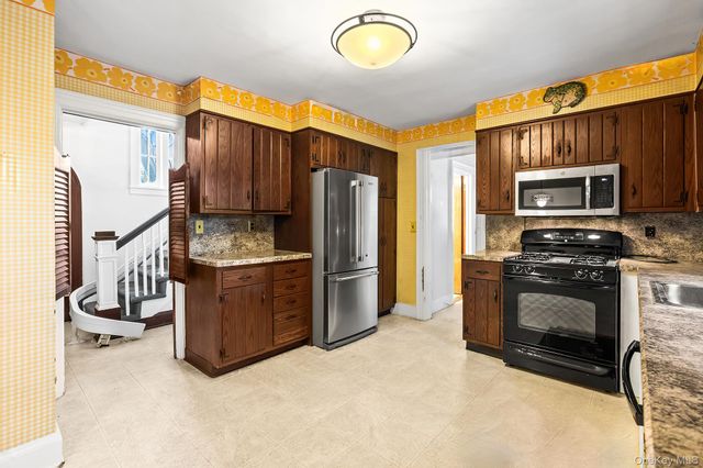 3 Ridgecrest E, Scarsdale, NY 10583