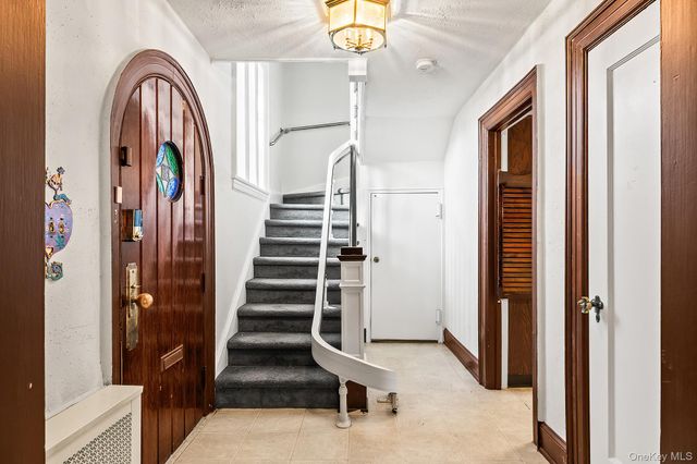 3 Ridgecrest E, Scarsdale, NY 10583