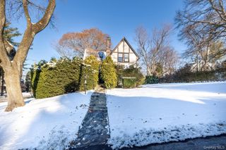 3 Ridgecrest E, Scarsdale, NY 10583