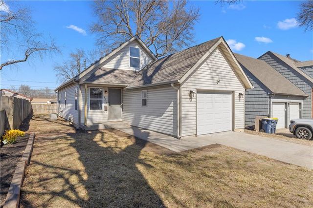 1116 E 77th Terrace, Kansas City, MO 64131