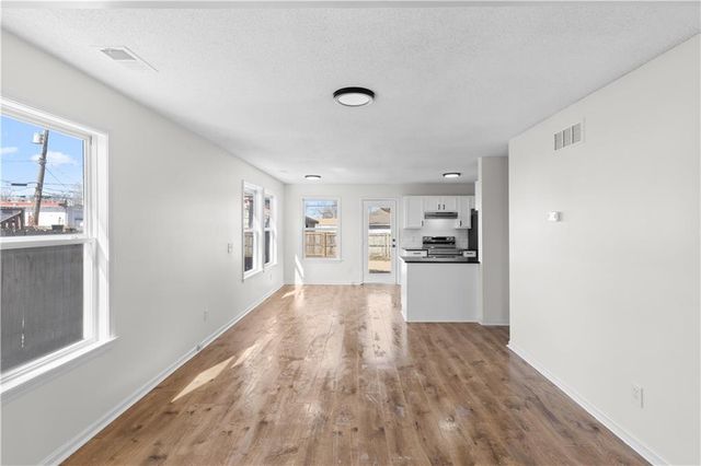 1116 E 77th Terrace, Kansas City, MO 64131